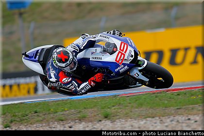 motogp_lorenzo_005_republique_tcheque_brno_2013.jpg