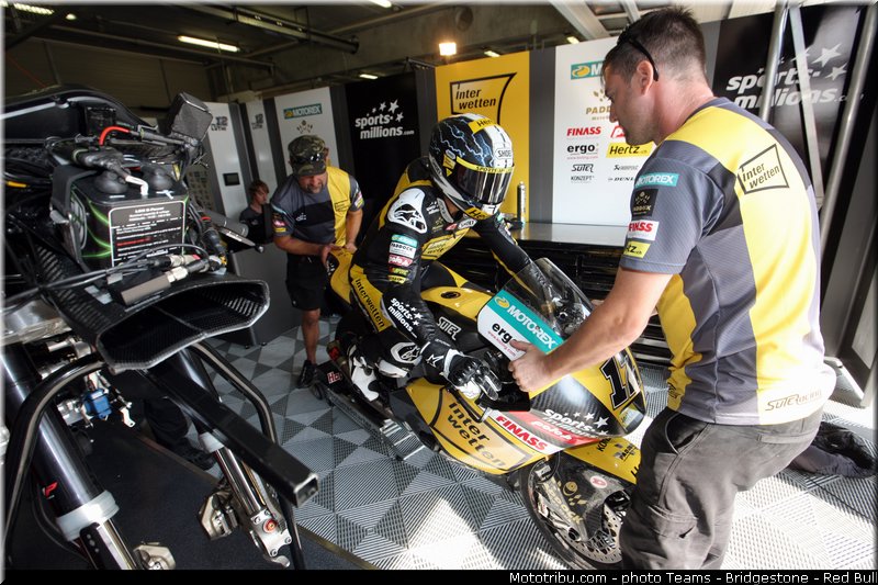 moto2_luthi_001_republique_tcheque_brno_2013