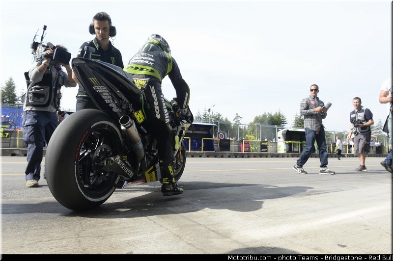 motogp_crutchlow_004_republique_tcheque_brno_2013