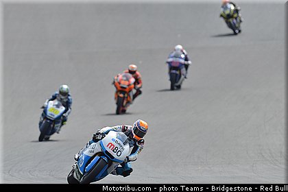 moto2_006_republique_tcheque_brno_2013.jpg