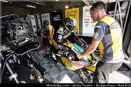 moto2_luthi_001_republique_tcheque_brno_2013.jpg
