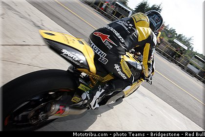 moto2_luthi_002_republique_tcheque_brno_2013.jpg