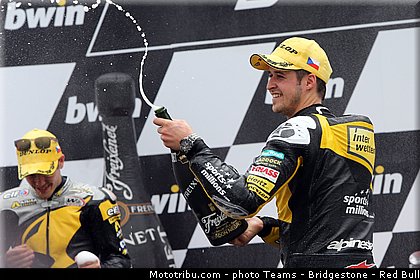moto2_luthi_008_republique_tcheque_brno_2013.jpg