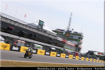 moto2_luthi_012_republique_tcheque_brno_2013.jpg