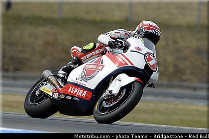 moto2_pradita_003_republique_tcheque_brno_2013.jpg