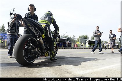 motogp_crutchlow_004_republique_tcheque_brno_2013.jpg