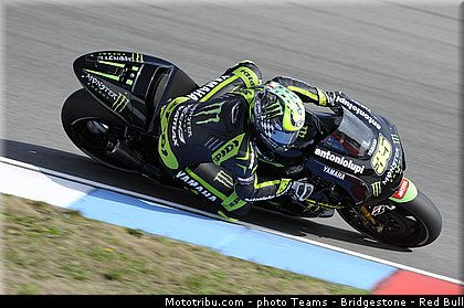 motogp_crutchlow_020_republique_tcheque_brno_2013.jpg