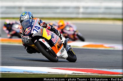 red_bull_motogp_rookies_cup_mihara_001_republique_tcheque_brno_2013.jpg