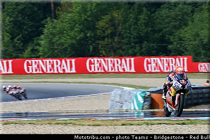 red_bull_motogp_rookies_cup_pagliani_001_republique_tcheque_brno_2013.jpg