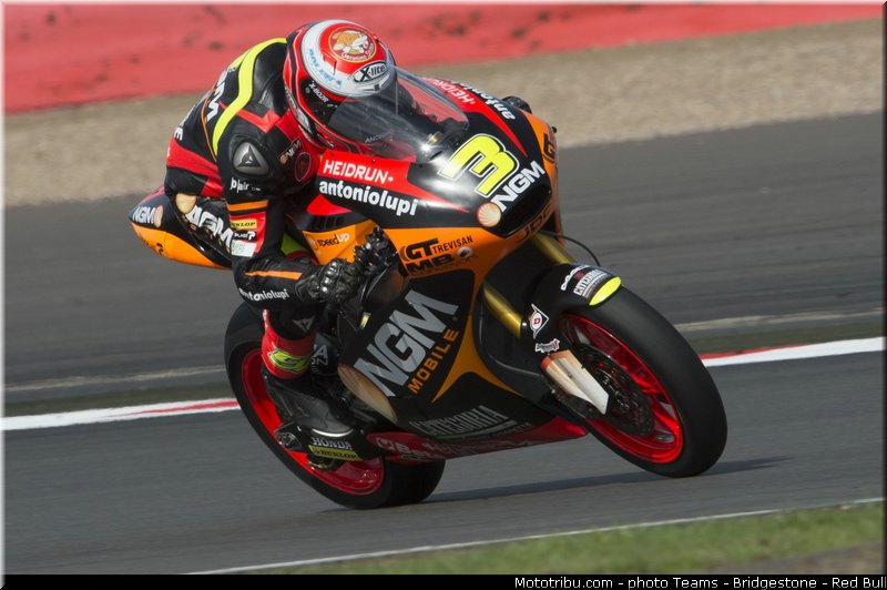 moto2_corsi_001_angleterre_silverstone_2013