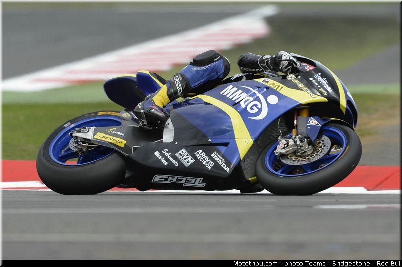 moto2_kent_004_angleterre_silverstone_2013