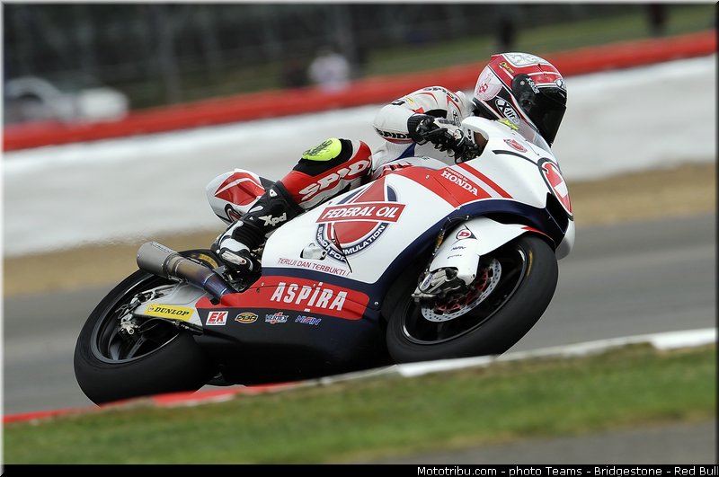 moto2_pradita_002_angleterre_silverstone_2013