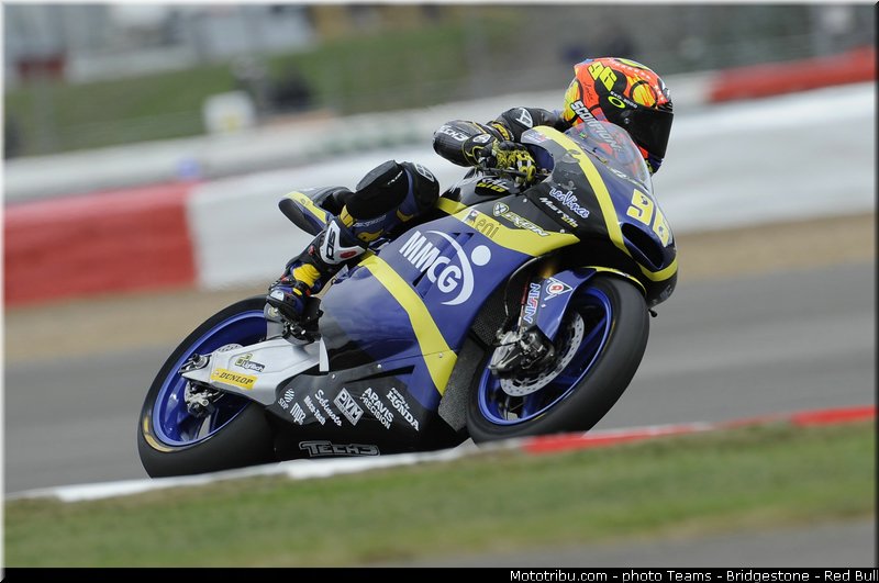 moto2_rossi_001_angleterre_silverstone_2013