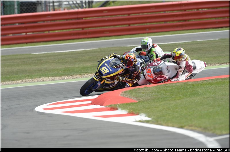 moto2_rossi_002_angleterre_silverstone_2013