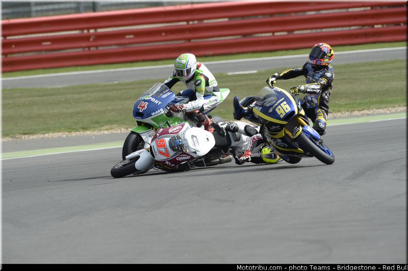 moto2_rossi_003_angleterre_silverstone_2013