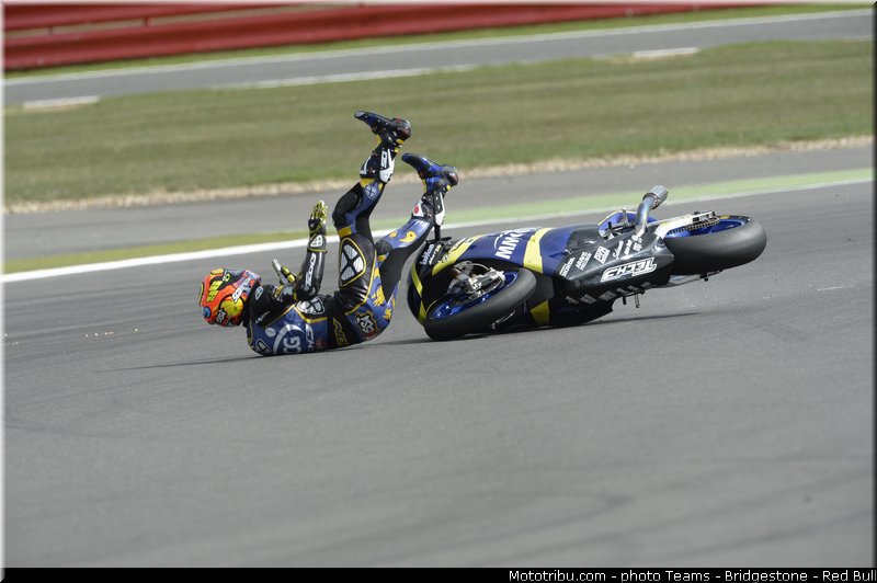 moto2_rossi_007_angleterre_silverstone_2013