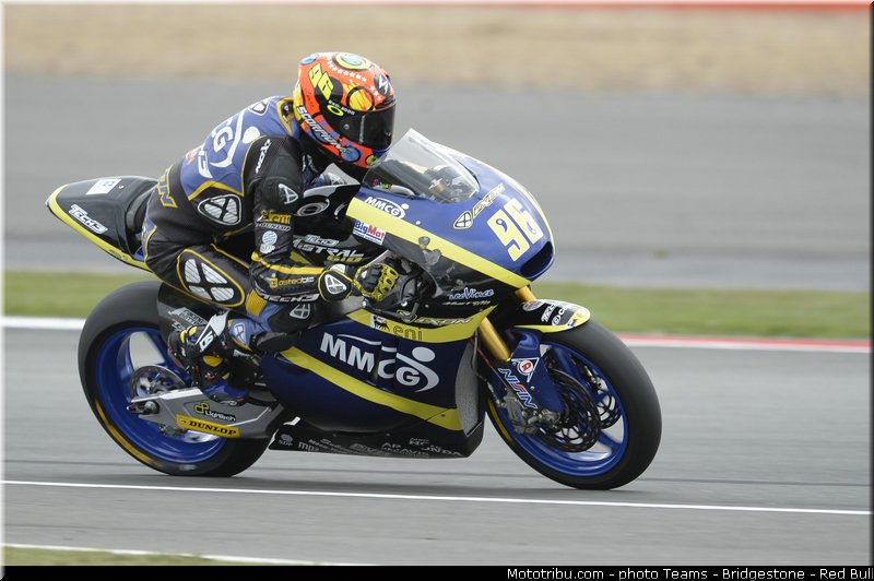 moto2_rossi_011_angleterre_silverstone_2013