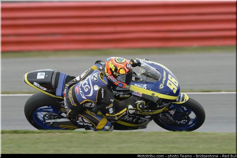 moto2_rossi_012_angleterre_silverstone_2013