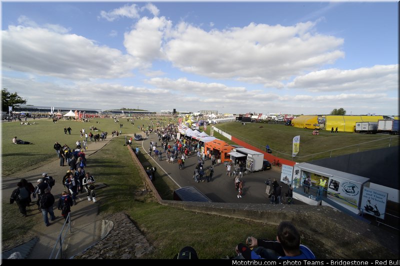 motogp_ambiance_001_angleterre_silverstone_2013