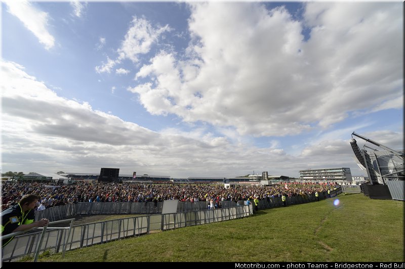 motogp_ambiance_007_angleterre_silverstone_2013