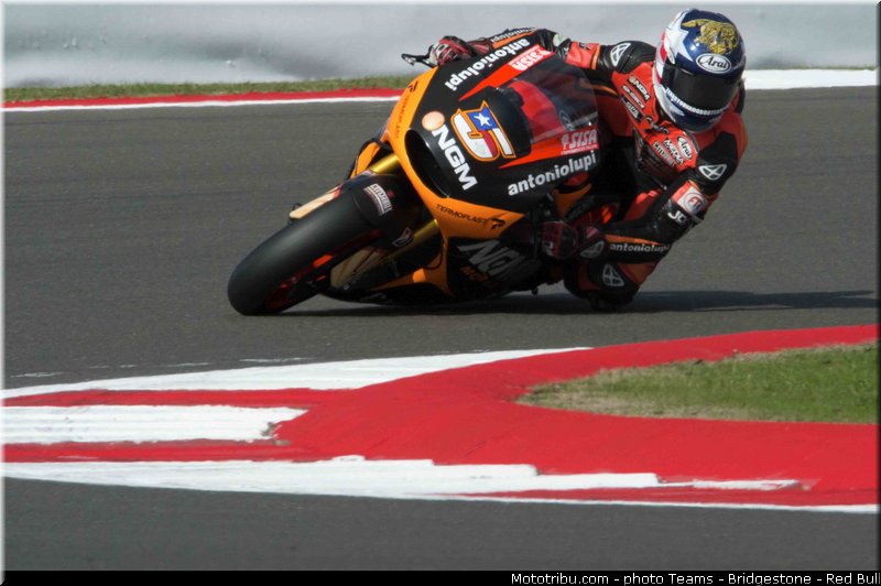 motogp_edwards_002_angleterre_silverstone_2013