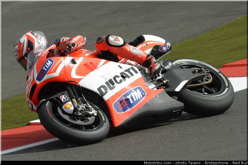 motogp_hayden_003_angleterre_silverstone_2013