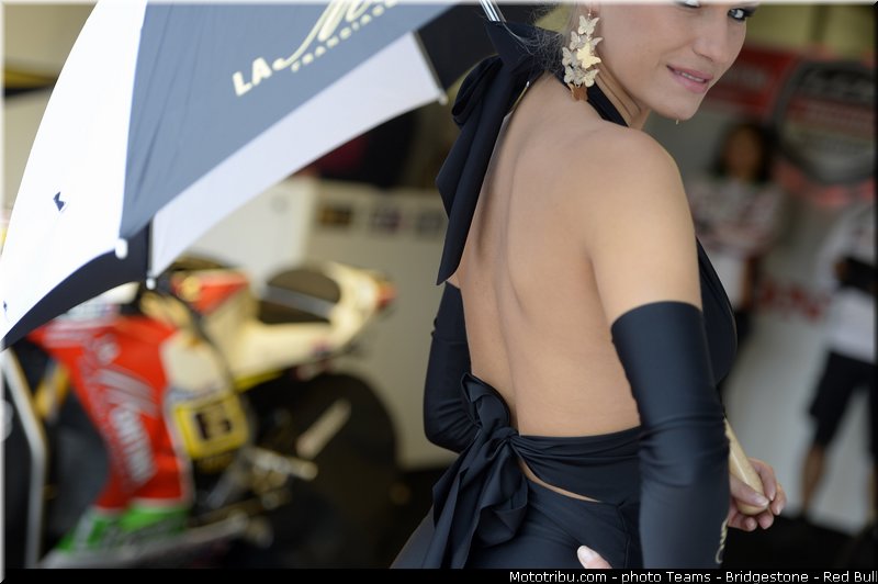 motogp_pitbabe_011_angleterre_silverstone_2013