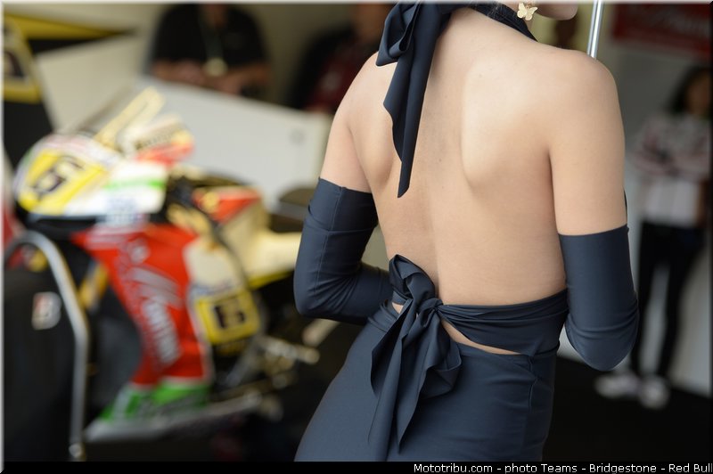 motogp_pitbabe_013_angleterre_silverstone_2013