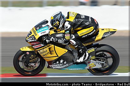 moto2_luthi_001_angleterre_silverstone_2013.jpg