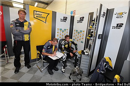 moto2_luthi_006_angleterre_silverstone_2013.jpg