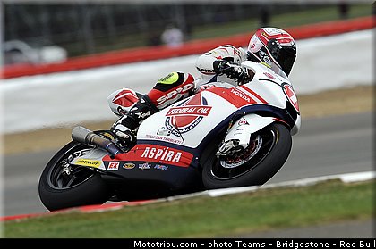 moto2_pradita_002_angleterre_silverstone_2013.jpg