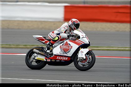 moto2_pradita_003_angleterre_silverstone_2013.jpg