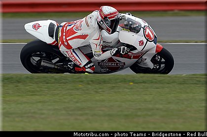 moto2_pradita_004_angleterre_silverstone_2013.jpg