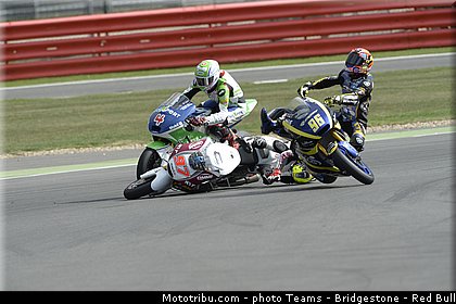 moto2_rossi_003_angleterre_silverstone_2013.jpg