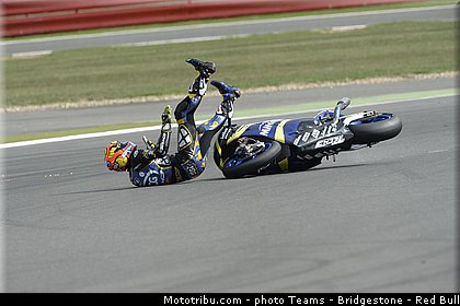 moto2_rossi_007_angleterre_silverstone_2013.jpg