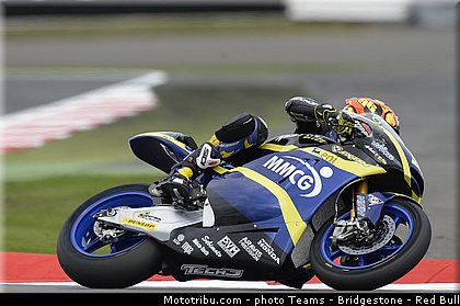 moto2_rossi_009_angleterre_silverstone_2013.jpg