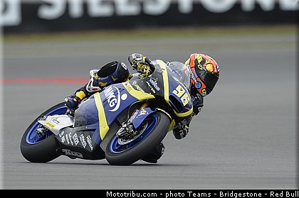 moto2_rossi_010_angleterre_silverstone_2013.jpg