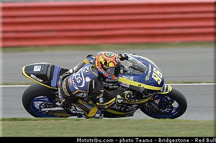 moto2_rossi_012_angleterre_silverstone_2013.jpg