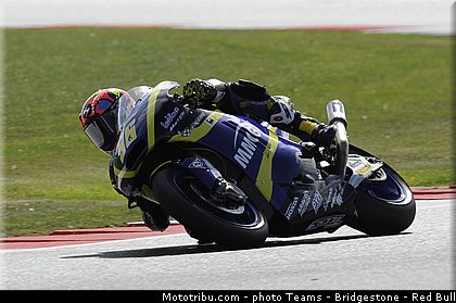 moto2_rossi_014_angleterre_silverstone_2013.jpg