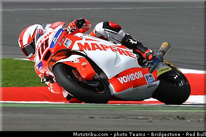moto2_terol_002_angleterre_silverstone_2013.jpg