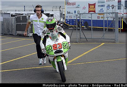 moto3_antonelli_006_angleterre_silverstone_2013.jpg