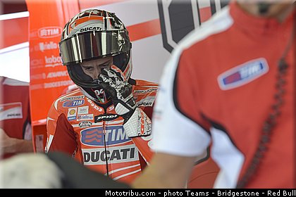motogp_dovizioso_007_angleterre_silverstone_2013.jpg