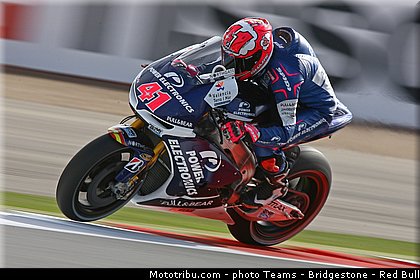 motogp_espargaro_002_angleterre_silverstone_2013.jpg