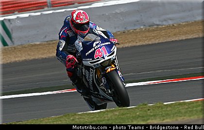 motogp_espargaro_008_angleterre_silverstone_2013.jpg
