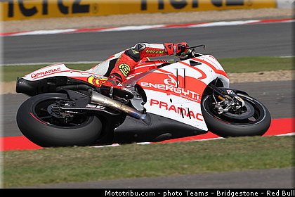motogp_iannone_013_angleterre_silverstone_2013.jpg