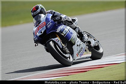 motogp_lorenzo_001_angleterre_silverstone_2013.jpg