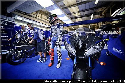 motogp_lorenzo_017_angleterre_silverstone_2013.jpg