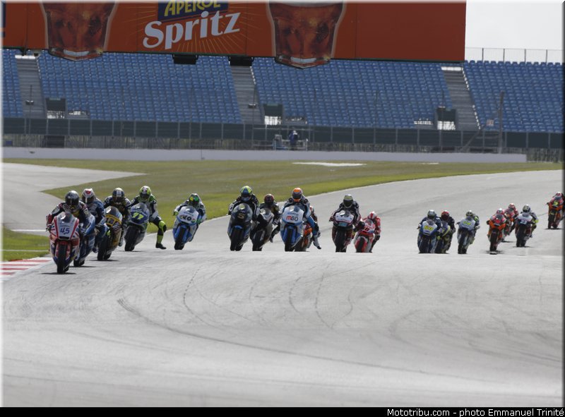moto2_001_angleterre_silverstone_2013