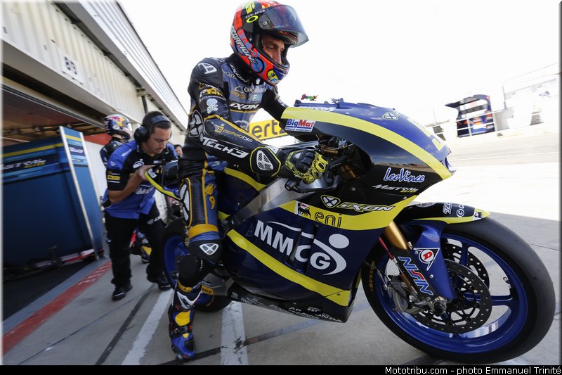 moto2_rossi_001_angleterre_silverstone_2013