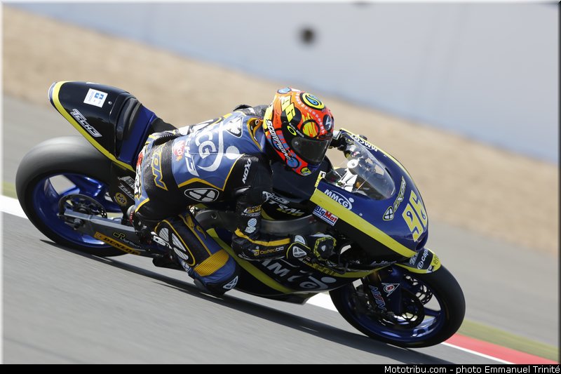 moto2_rossi_002_angleterre_silverstone_2013
